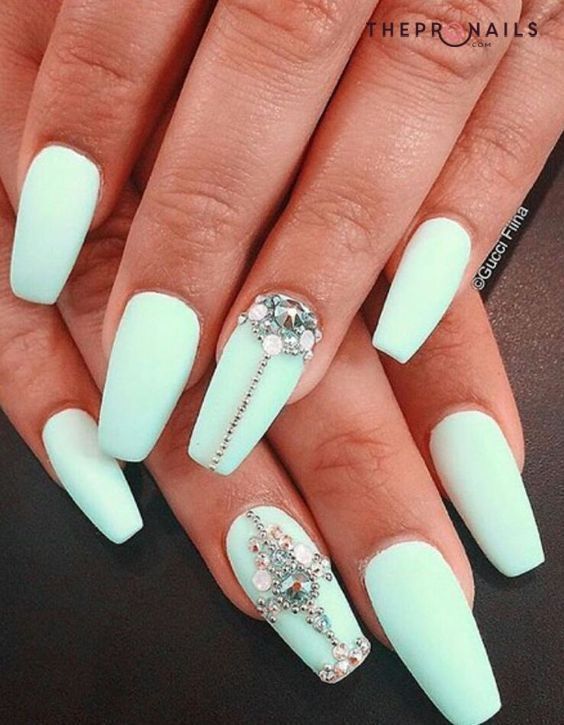 Những ý tưởng nail dành cho cô dâu trong ngày cưới 1 Nhám
