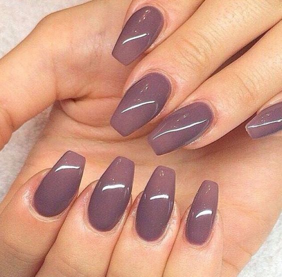 Những ý tưởng nail dành cho cô dâu trong ngày cưới 5 Tím